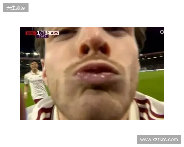 小雷：摄像机都是口水，得管你收费了！赖斯：只是轻吻了一下😂